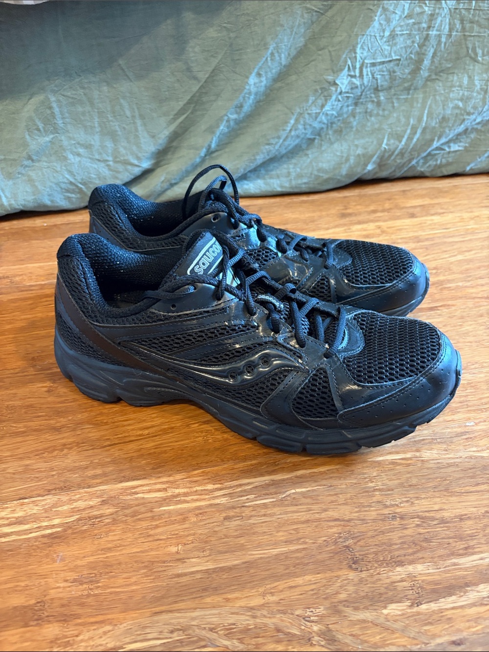 Saucony Men’s Black Athletic Mesh Running Sneakers